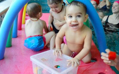 Giochi in piscina per bambini piccoli